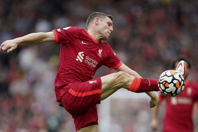 James Milner Resmi Bertahan Setahun Lagi di Liverpool