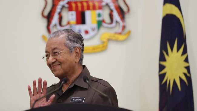 Nyalon di Usia 97 Tahun, Mahathir Mohamad Kalah Telak Pemilu Malaysia