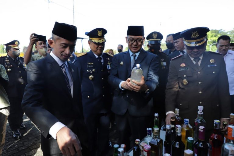Pemkab Bogor Musnahkan Ribuan Botol Miras Pada Hari Jadi Bogor Ke 540