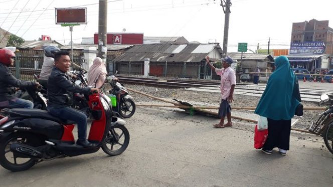 
 Perlintasaan Liar Jalur Kereta Api di Bojonggede Akan Ditutup. (tribune/Bogordaily.net)