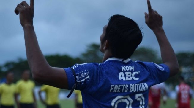 Berduka untuk Eril, Bobotoh Persib Bandung Pasang Pita Hitam
