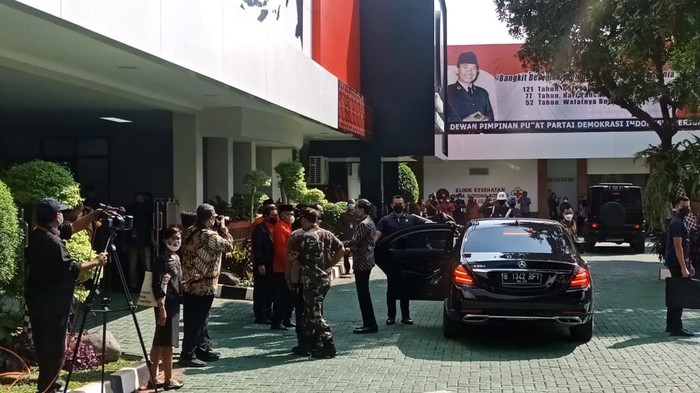 Jokowi dan Ganjar Pranowo Hadir dalam Rakernas PDIP, Umumkan Capres 2024