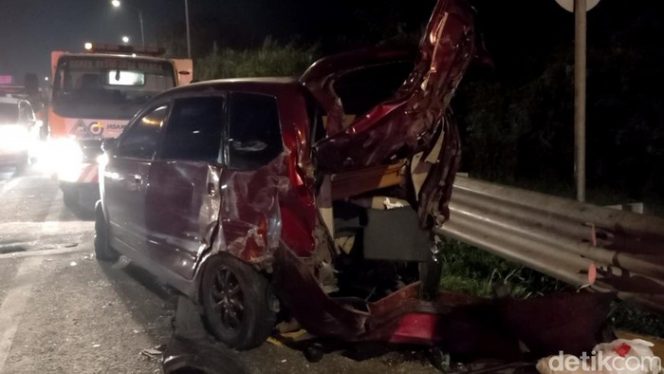 
 Tabraka Beruntun Melibatkan 17 Mobil Teradi di Ruas Tol Cipularang. (detik/Bogordaily.net)