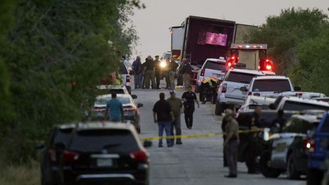 
 Puluhan imigran ditemukan tewas di di dalam truk di Texas Amerika Serikat. (AP Photo/Eric Gay/CNN Indonesia/Bogordaily.net)