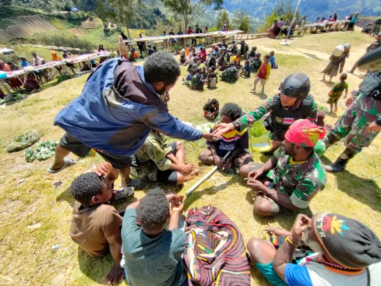 Komsos di Lanny Jaya, Perkuat Kemanunggalan Yonmek 203/Arya Kemuning dan Warga Papua