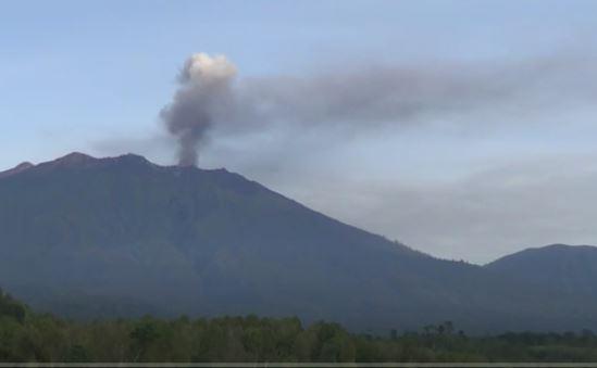 
 Gunung Raung Dilaporkan Erupsi pada Rabu 27 Juli 2022. (inews/Bogordaily.net)