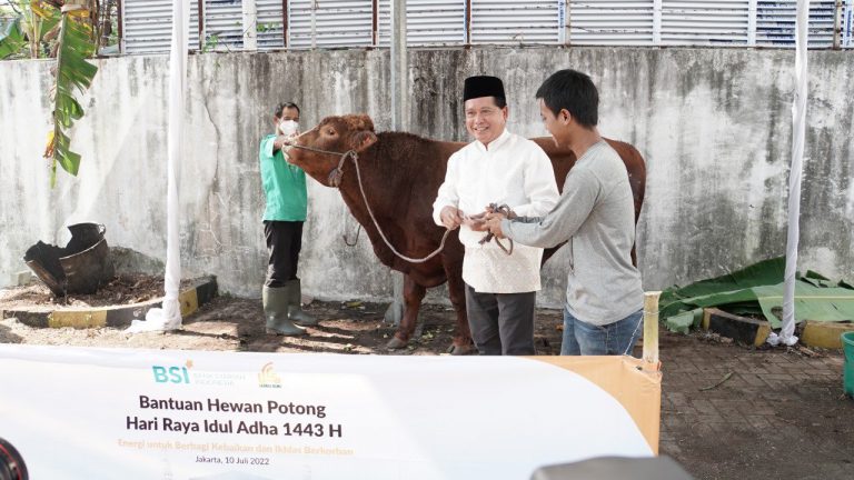BSI Salurkan 3.691 Hewan Kurban ke Seluruh Indonesia