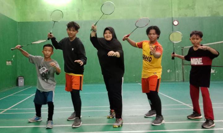Empat Hafiz Qur’an Skoba Madani Parung Siap Bertanding di Kejurda Badminton