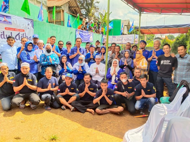 Nur Hafizah dan RSBS Sembelih 5 Ekor Sapi Bersama Pengurus DPC Demokrat Kota Bogor