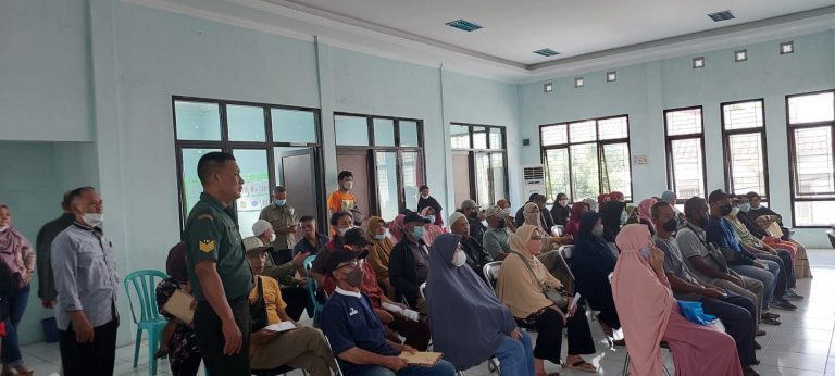 Serma Enan Hadiri Penyerahan PTSL di Wilayah Binaan