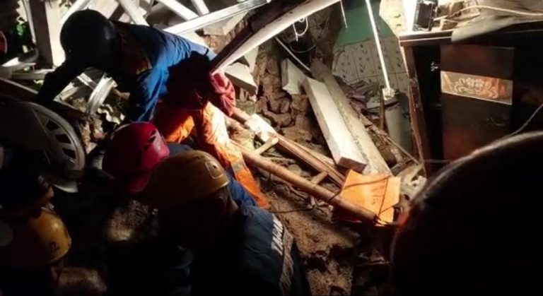 Foto-Foto Evakuasi Bencana di Kota Bogor