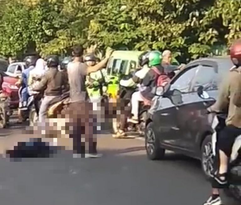 Karena Ngebut, Sebuah Motor Menabrak Pemotor Lainnya