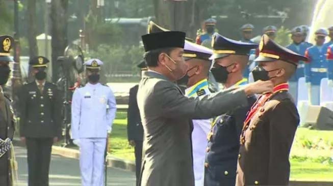 Lantik 754 Perwira TNI dan Polri, Ini Pesan Presiden Jokowi