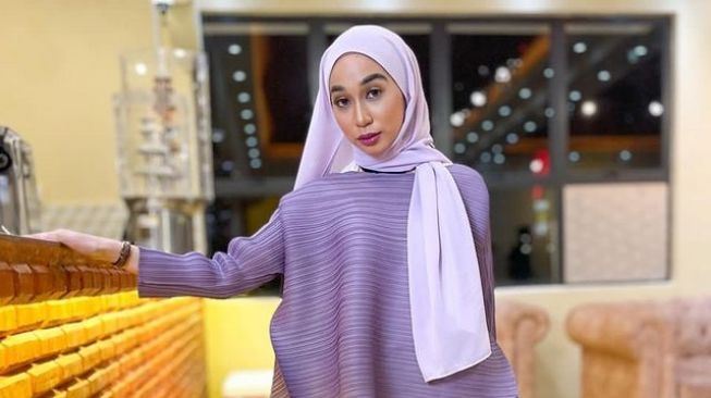 Perkenalkan! Nuha Bahrin, Penyanyi asal Malaysia yang Lagunya Viral di TikTok