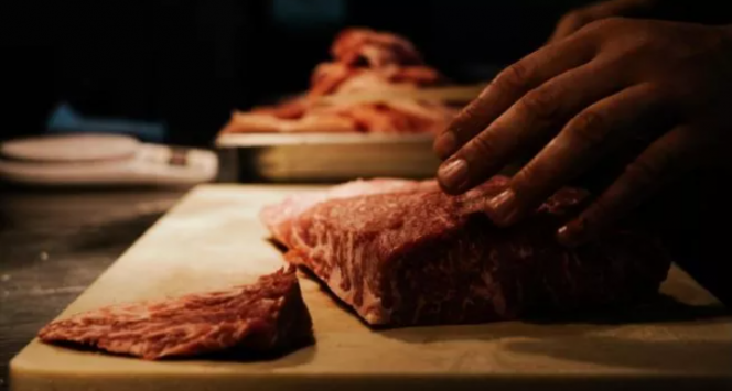 
 Hukum Memberi Daging Kurban kepada Non Muslim - Ilustrasi daging (pexels.com) / Rachel Claire.