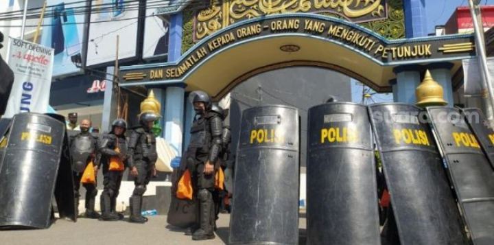 Tangkap DPO Kasus Pencabulan, Pondok Pesantren Shiddiqiyyah Jombang Dikepung Polisi
