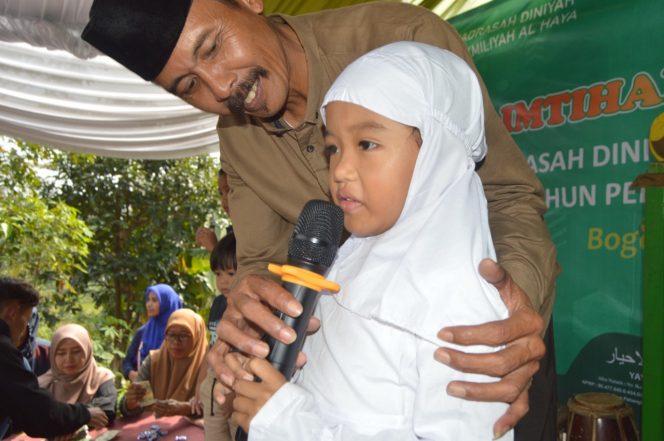 
 Salah Satu Peserta yang Ikut Lomba Imtihanussanah MDT Al Haya. (istimewa/Bogordaily.net)
