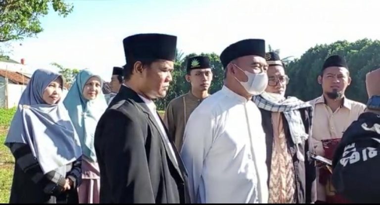 Menko PMK Muharjir Effendy Laksanakan Salat Idul Adha 1443H di MBS Kemang