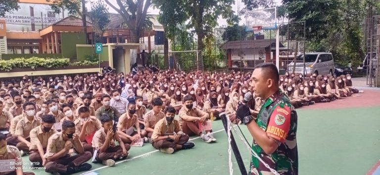 Babinsa Sindangsari Beri Materi Wawasan Kebangsaan di SMK Wikrama Bogor