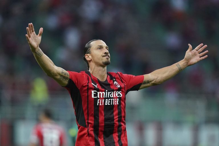 Zlatan Ibrahimovic Rela Potong Gaji Puluhan Miliar Demi Bertahan di AC Milan