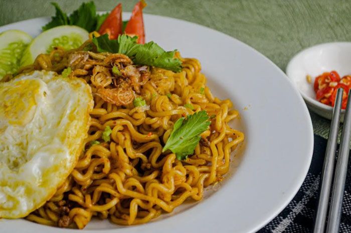 Begini Rasa Kombinasi Indomie Goreng Aceh dengan Mie Sedaap Sambal Goreng