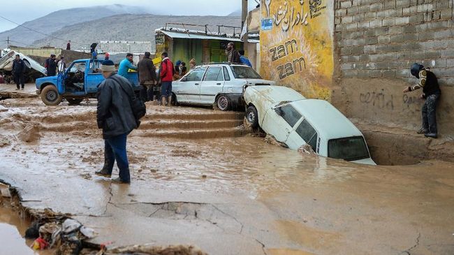 Sudah 69 Orang Tewas dalam Banjir Bandang dan Longsor di Iran