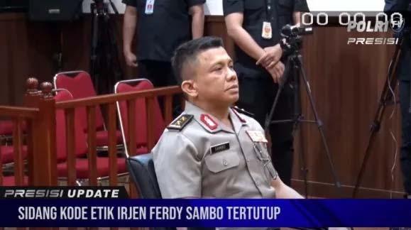 Ferdy Sambo menjalani sidang etik. (YouTube/Polri TV Radio/Suara.com/Bogordaily.net)
