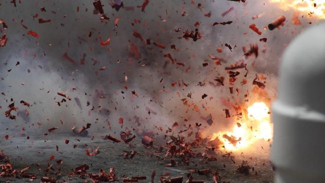 
 Ilustrasi ledakan. (Istockphoto/RamonCast/CNN Indonesia/Bogordaily.net)
