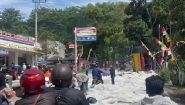 Tabrakan Maut Truk Fuso di Gekbrong Cianjur, Lima Orang Tewas