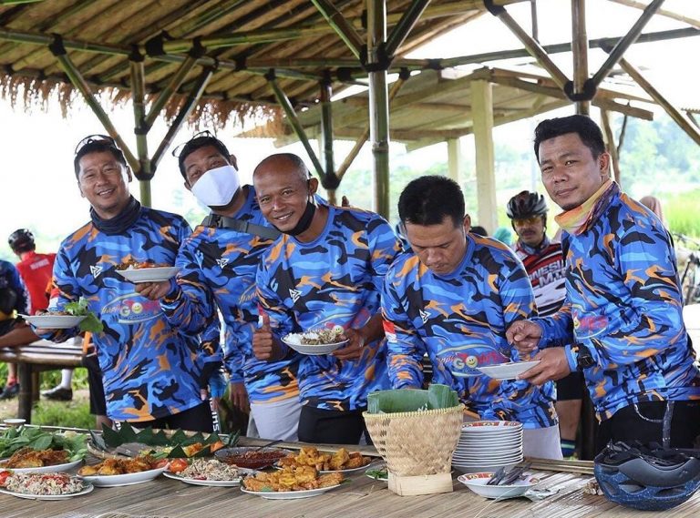 Cicipi Aneka Kuliner Surga di Kampung Tematik Mulyaharja