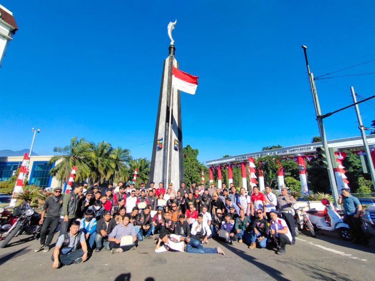 FMP 2022, Komunitas dan Ormas Se-Kota Bogor Gelar Pengibaran Bendera Merah Putih di Tugu Kujang 