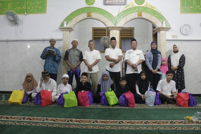 Sambut Muharram 1444 H, DKM Masjid Jami Nur Ikhlas Abna Waljihah Santuni Anak Yatim