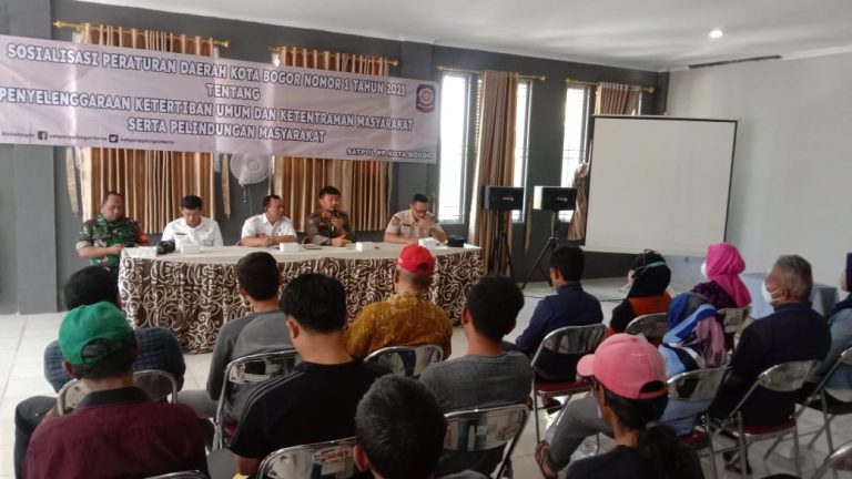Babinsa Sertu Asmadi Lakukan Giat Sosialisasi Perda Kota Bogor