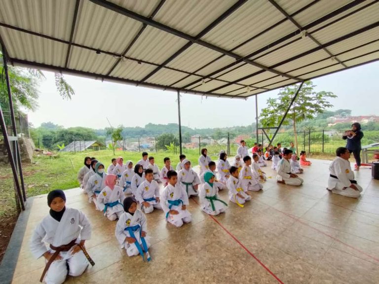 Kushin Ryu M Karate-Do Indonesia Gelar Latihan Bersama Karate Kids Dojo KKI Rawakalong