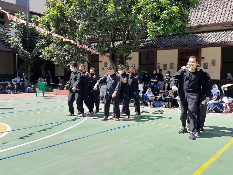 Kadisdik Jabar Apresiasi Sekolah yang Peringati HUT ke-77 RI dengan Lomba Muatan Lokal