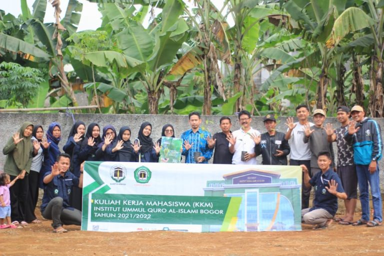 Keren! KKM 19 IUQI Bogor Tanam 360 Bibit Pohon di Desa Banjarwangi