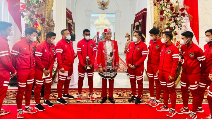 Timnas U-16 Datangi Presiden Jokowi di Istana Merdeka
