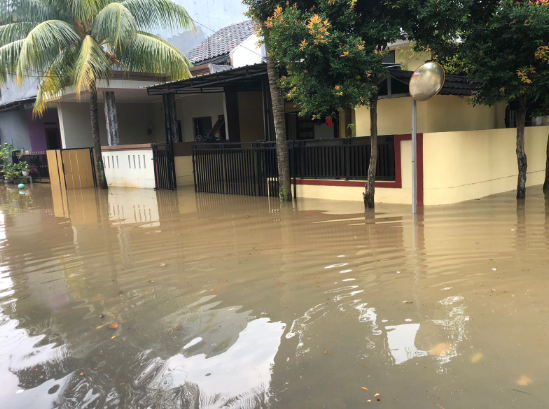 Banjir Rendam Perumahan Mutiara Hijau Cibinong, Capai 1,2 Meter
