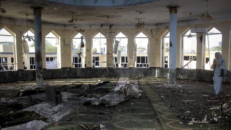 Imam Masjid Tewas Terkena Ledakan Besar di Masjid Kabul
