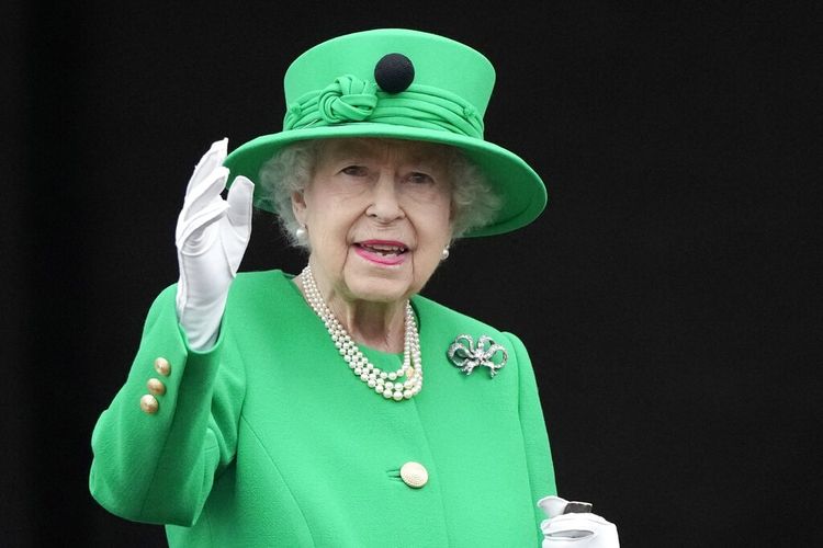 SIM Mendiang Ratu Elizabeth II Dilelang, Segini Harganya!