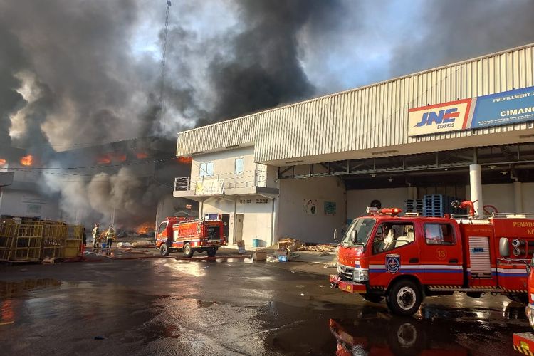 Kebakaran di Gudang JNE, Perusahaan Akan Ganti Rugi Barang Pelanggan