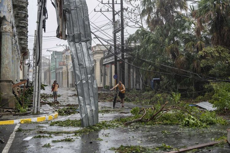 Dahsyatnya Badai Ian Hantam Florida, Jutaan Rumah Kehilangan Aliran Listrik