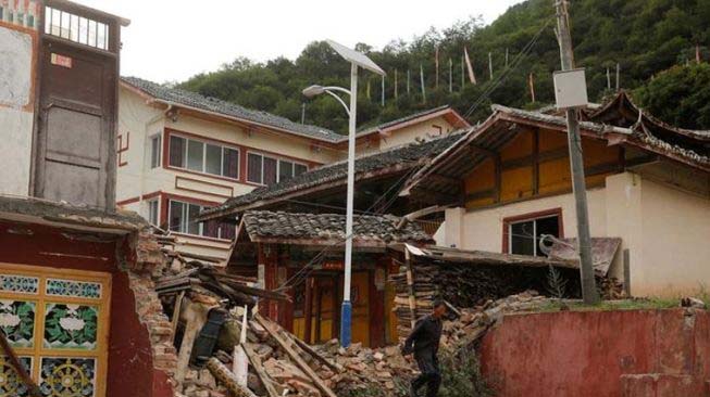 Korban Terus Bertambah, 74 Tewas dalam Gempa Sichuan China