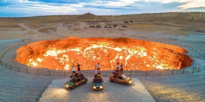 
 Gerbang Neraka di Turkemenistan atau sebenarnya Darvaza Gas Crater.(Instagram/@half.man.half.beard/Diadona.id/Bogordaily.net)