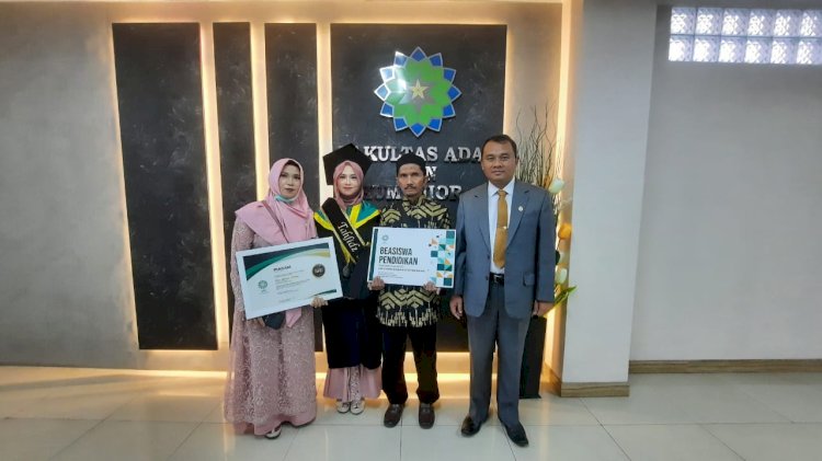 Risa Asriani, Mahasiswa BTQ UIN Bandung, Jadi Wisudawan Berprestasi dengan Hafalan 30 Juz