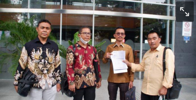 
 Tim Kurator mengupayakan penghentian eksekusi pengosongan aset milik debitur pailit Andy Hioe, yang berlokasi di kawasan Kemayoran Jakarta Pusat. 