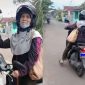 Nenek 83 tahun mengendarai sepeda motor sendiri. (TikTok/idapratama79/Yoursay.id/Bogordaily.net)
