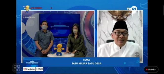 
 Plt. Bupati Bogor, Iwan Setiawan saat melakukan siaran langsung di TVRI yang berlangsung di Ruang Kerja Wakil Bupati, Jumat, 16 September 2022.(Istimewa/Bogordaily.net)