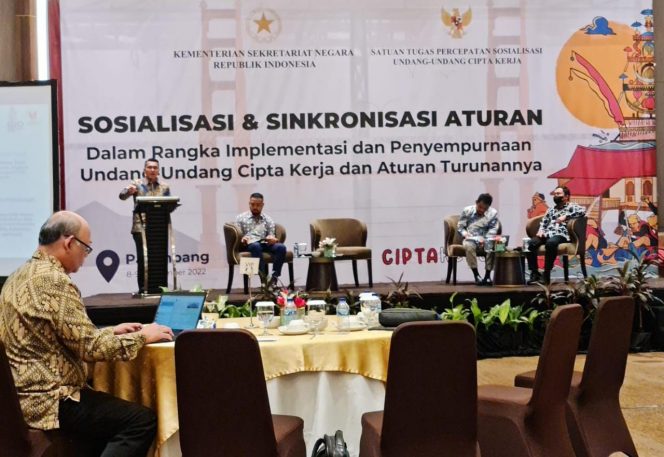 
 Acara Workshop Satgas Percepatan Sosialisasi UU Cipta Kerja, di Palembang, Sumatra Selatan.(Humas KemenKopUKM/Bogordaily.net)