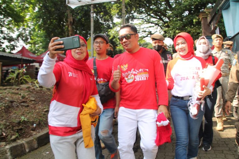 Dukung Ridwan Kamil Maju di Pilpres 2024, Ratusan Emak-emak Goyang Senam RK Indonesia Juara